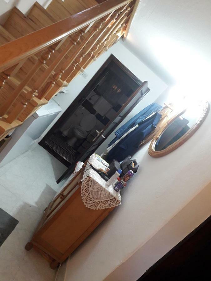 Guest House Jevtovic スレムスキ・カルロヴツィ エクステリア 写真